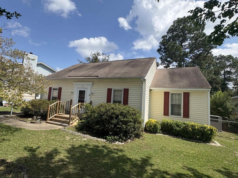 Property image 3 of 110 Carlsbad Court in Hamlet South, West Columbia, SC 29170