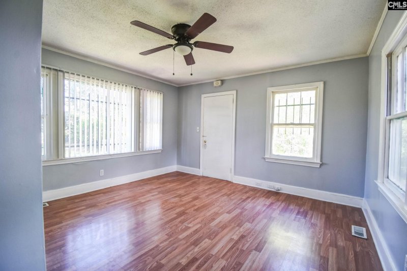 Property image 4 of 804 Columbia College Drive in College View, Columbia, SC 29203