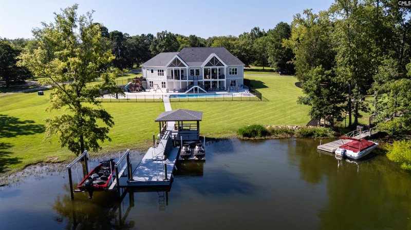 Property image 2 of 42 Sommerset Place in The Pointes Of Plantation Pointe, Prosperity, SC 29127