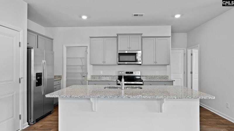 Property image 3 of 201 Livingston Woods Drive in Livingston Woods, Irmo, SC 29063