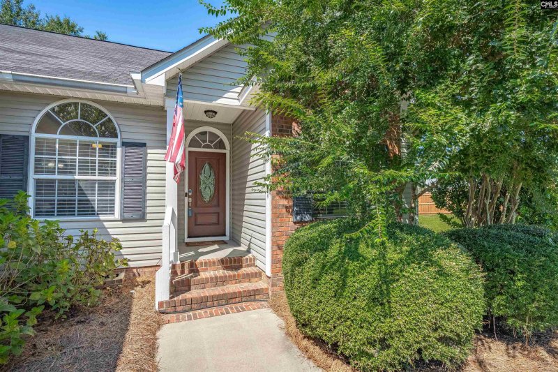 Property image 2 of 320 Ivy Hill Court in Westbrook, Lexington, SC 29072