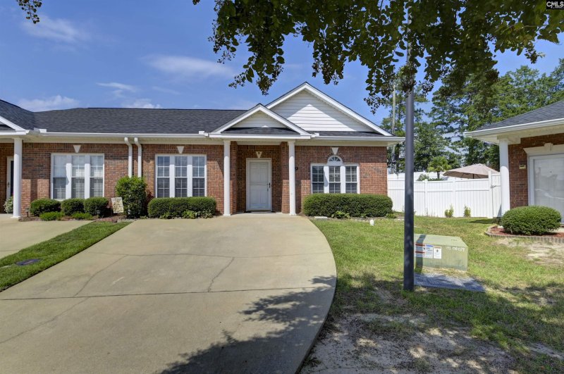 49 Crescent Moon Court