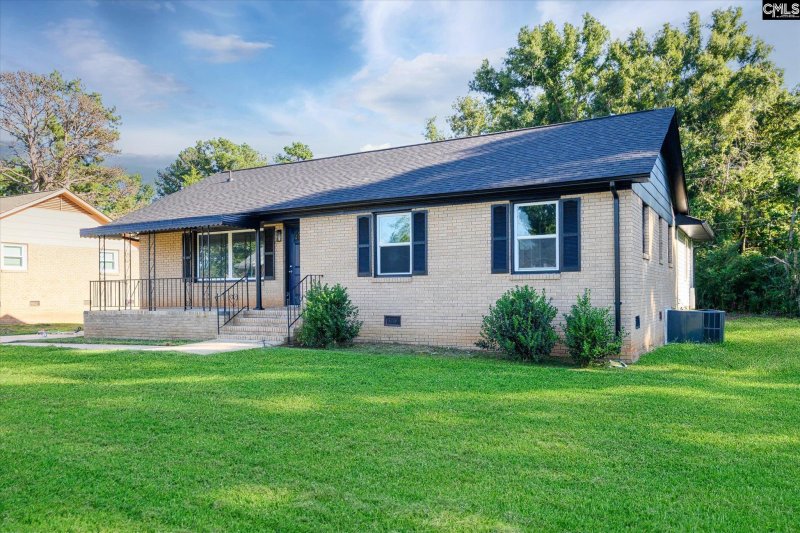 Property image 2 of 1062 Glenarden Drive in Southland Park, Rock Hill, SC 29730
