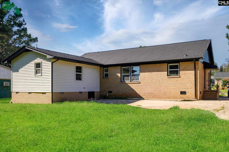 Property image 4 of 1062 Glenarden Drive in Southland Park, Rock Hill, SC 29730