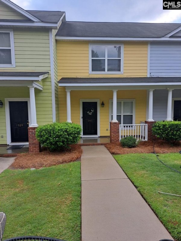 Arsenal Hill, Columbia Community