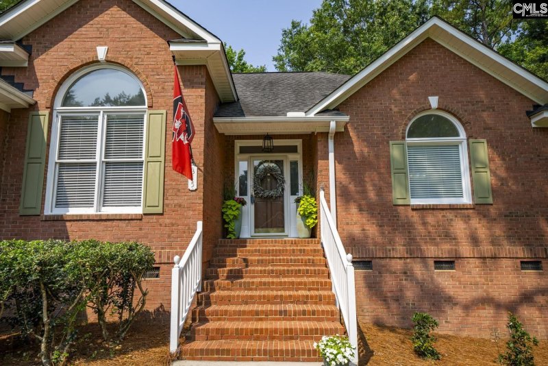 Property image 2 of 315 Poindexter Lane in Governors Grant, Lexington, SC 29072