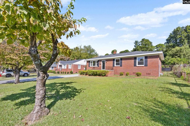 Property image 3 of 1734 C Avenue in The Avenues, West Columbia, SC 29169