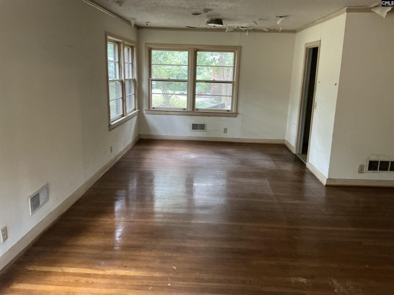 Property image 2 of 875 Delverton Road in Northwood Hills, Columbia, SC 29203-3642