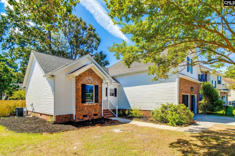 Property image 3 of 106 Oak Manor Drive in Carriage Oaks, Columbia, SC 29229