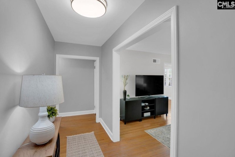 Property image 4 of 1126 S Beltline Boulevard in Rosewood, Columbia, SC 29205