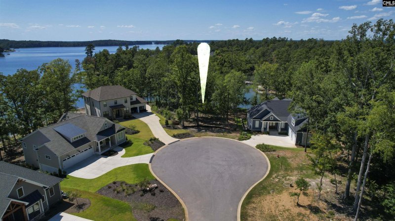 Property image 5 of 1095 Refuge Place in Whitewater Landing, Chapin, SC 29036