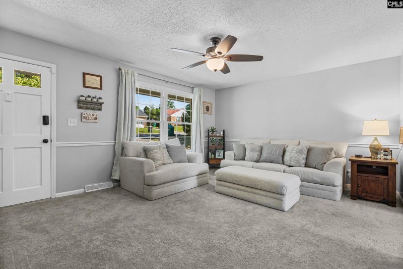 Property image 3 of 108 Stuart Lane in Coventry, Lexington, SC 29072