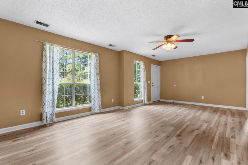 Property image 5 of 154 Stonewood Drive in Stonewood, West Columbia, SC 29170