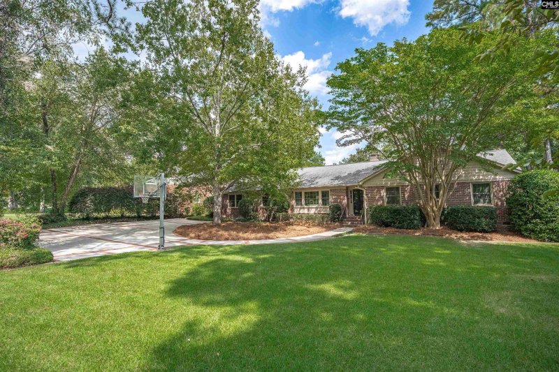 Property image 2 of 1426 Dearborn Road in Forest Hills, Columbia, SC 29204