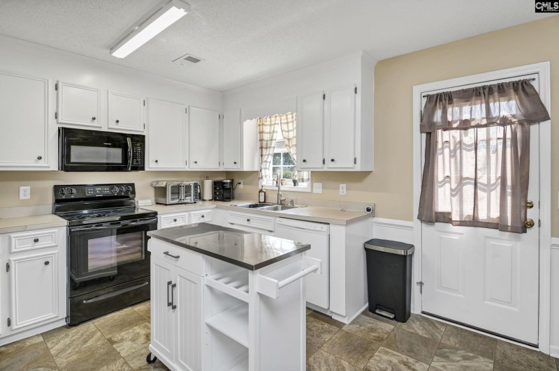 Property image 3 of 221 Colony Lakes in Colony Lakes, Lexington, SC 29073