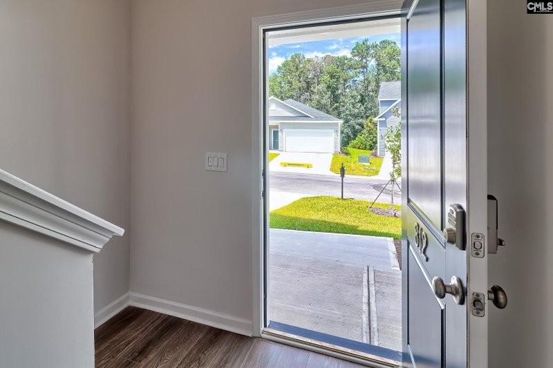 Property image 5 of 812 Daniel Lake Court in Emanuel Creek, West Columbia, SC 29170