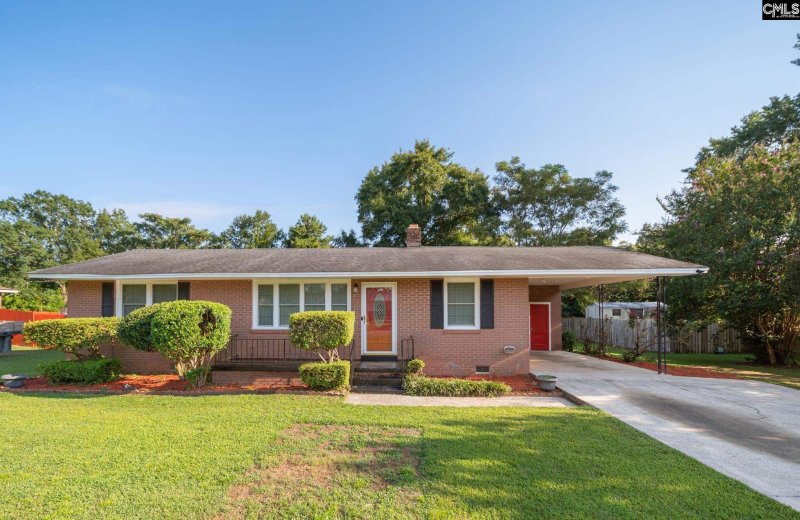 St Andrews Acres, Columbia Community