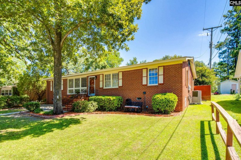 Property image 2 of 1624 Overhill Road in Woodfield Park, Columbia, SC 29223-3621