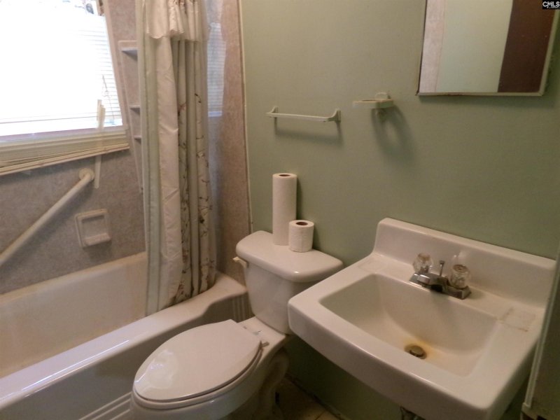 Property image 2 of 1014 Augusta Street in The Avenues, West Columbia, SC 29169-6744