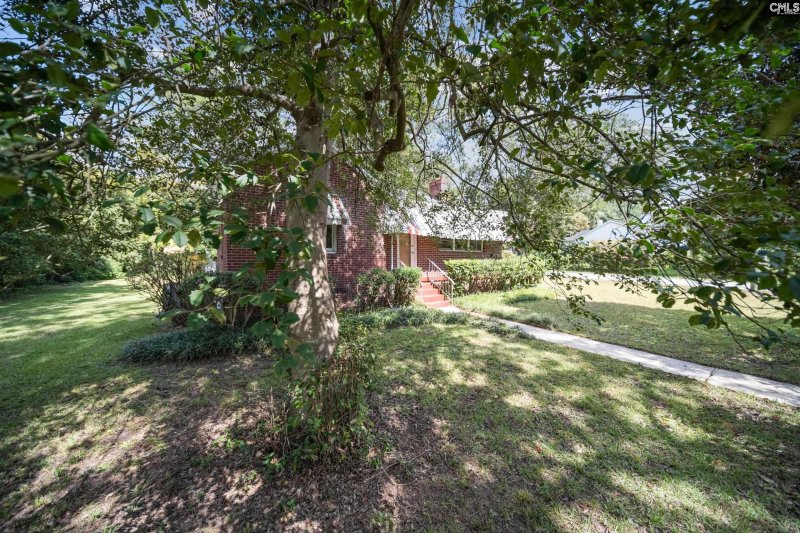 Property image 2 of 1225 Denny Road in Denny Terrace, Columbia, SC 29203