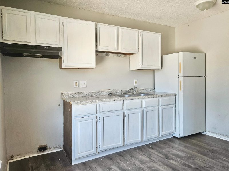 Property image 2 of 5808 N Main Street in College Place, Columbia, SC 29203