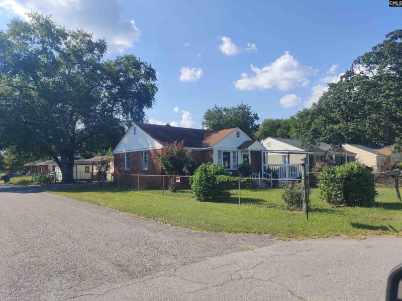 Property image 2 of 1215 Chevis Street in Rosewood, Columbia, SC 29205