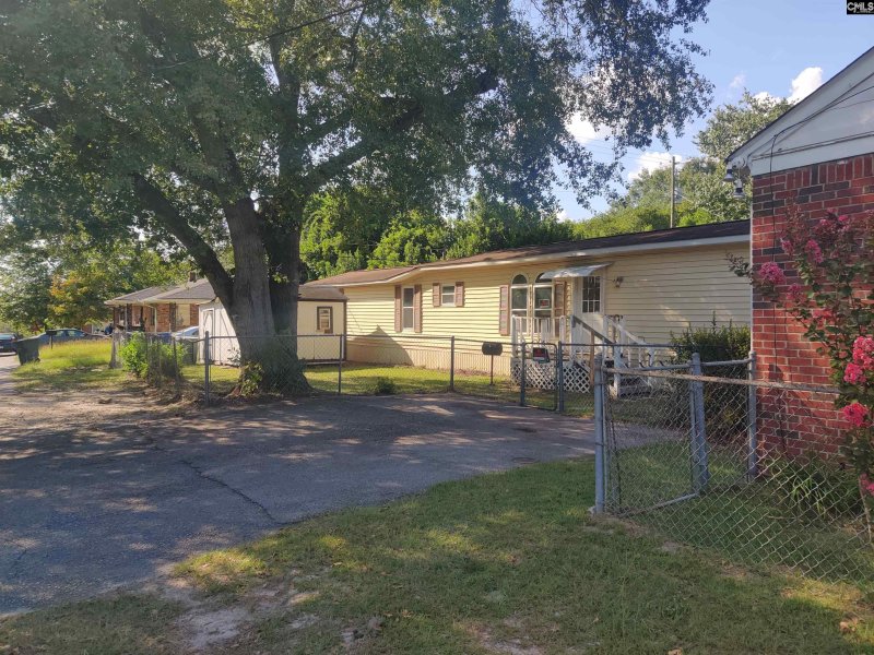 Property image 3 of 1215 Chevis Street in Rosewood, Columbia, SC 29205