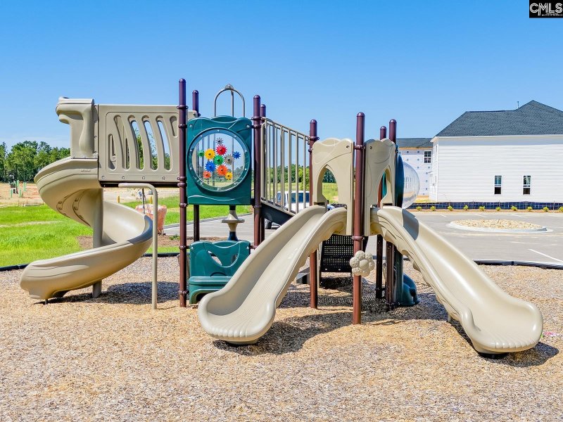 Property image 5 of 1004 Quarter Horse Court in Hendrix Farms, Lexington, SC 29072