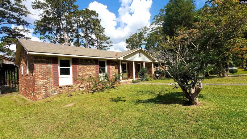 Property image 2 of 1409 Cheltenham Lane in Drexel Lake Hills, Columbia, SC 29223