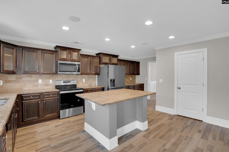 Property image 5 of 1001 Acacia Lane in Summit Hills-amaryllis Woods, Columbia, SC 29229-7063