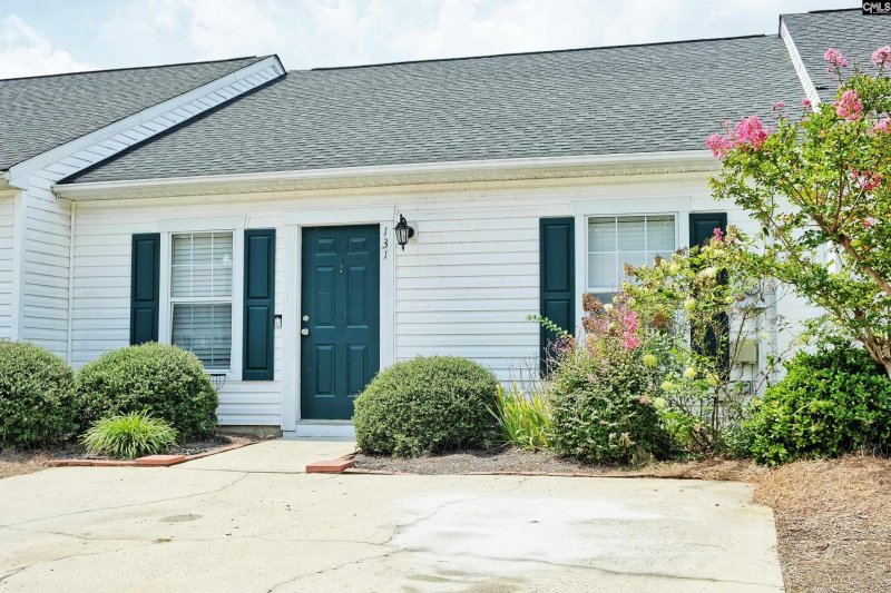 The Hamptons, Columbia Community