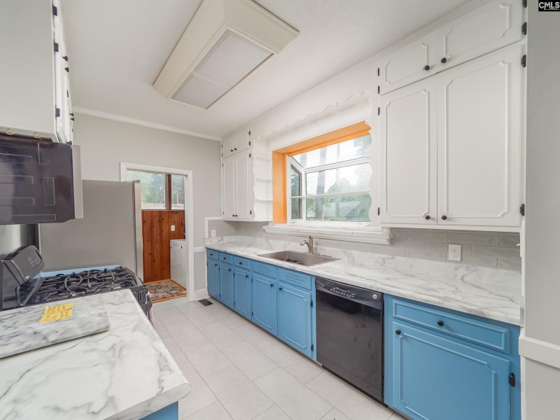 Property image 4 of 3047 Forest Drive in Forest Hills, Columbia, SC 29205