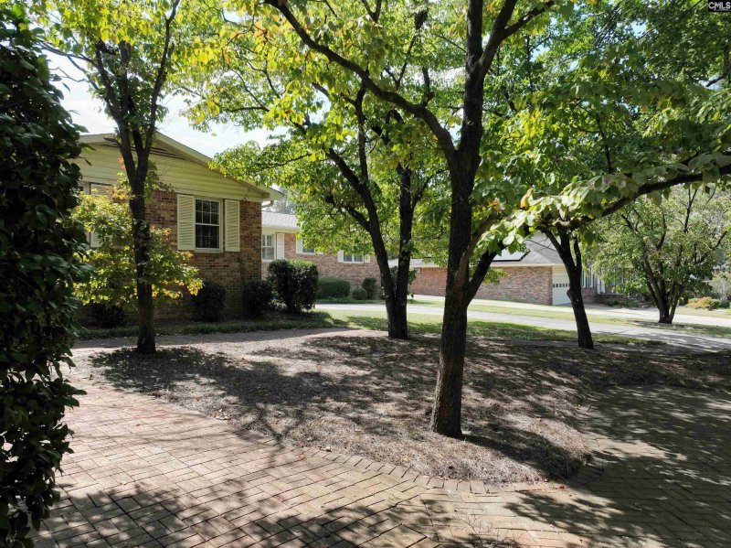 Property image 2 of 22 Archdale Road in St Marks Wood, Columbia, SC 29209