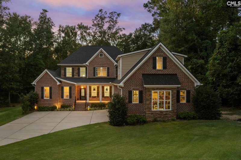 Kelsey Glen, Lexington Community