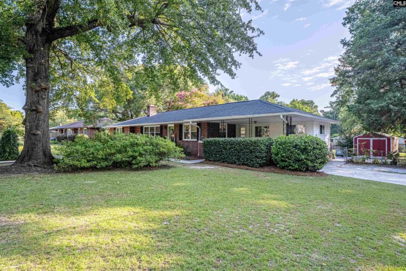 Property image 3 of 800 Ontario Drive in Saluda Gardens, West Columbia, SC 29169