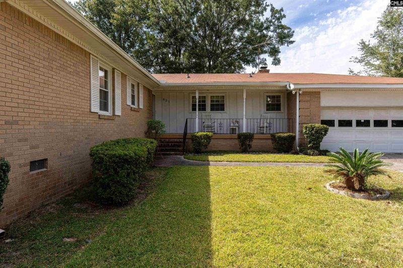 Property image 3 of 821 Walters Lane in Knollwood, Columbia, SC 29209