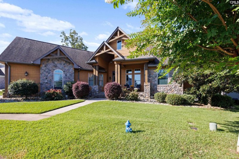 Property image 2 of 109 Cherokee Isle Court in Cherokee Shores, Lexington, SC 29072