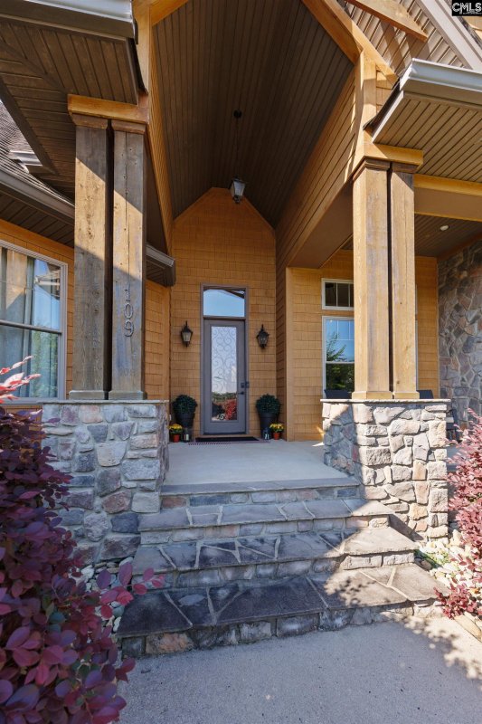 Property image 4 of 109 Cherokee Isle Court in Cherokee Shores, Lexington, SC 29072