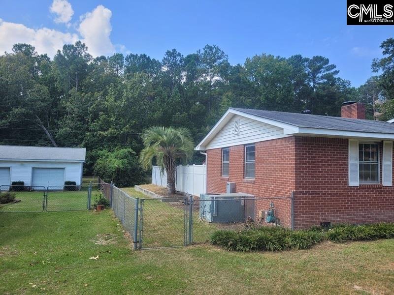 Property image 3 of 826 Jefferson Street in Springdale, West Columbia, SC 29169