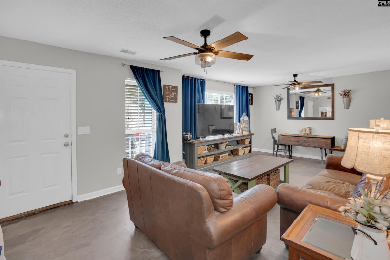 Property image 5 of 516 Plum Tree Court in Garden Pond, Lexington, SC 29073