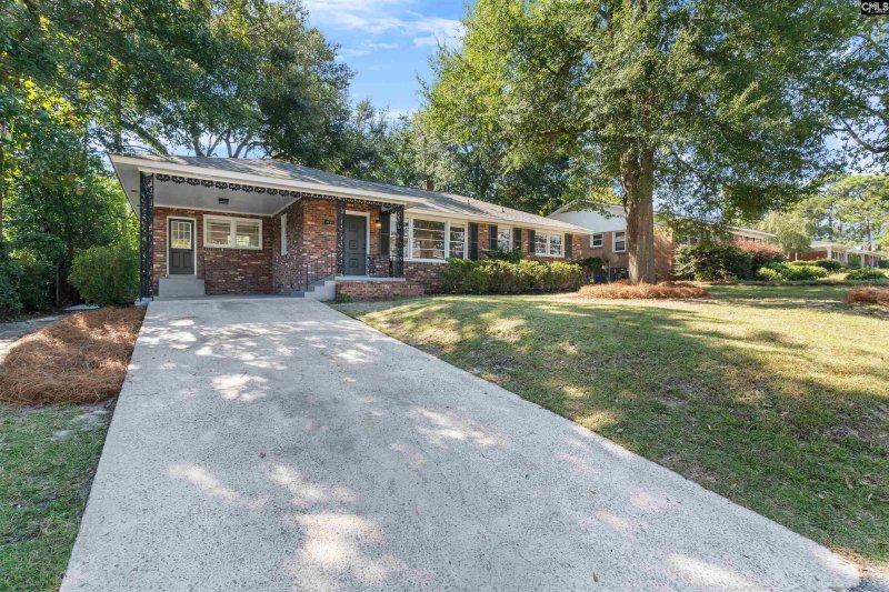 Property image 2 of 1041 Indigo Avenue in The Avenues, Cayce, SC 29033