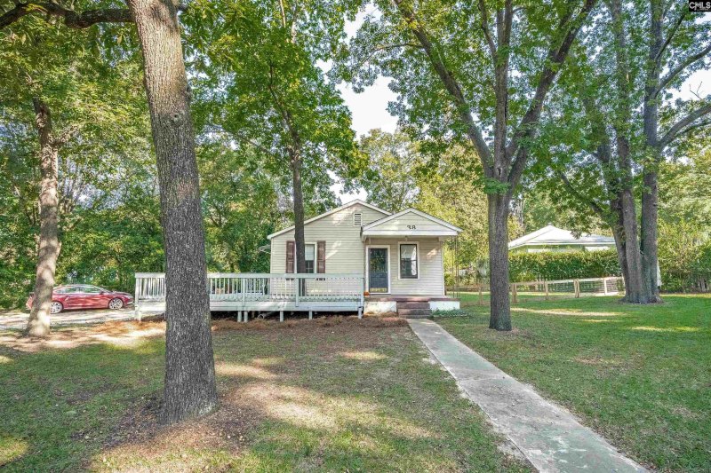 Property image 3 of 38 Kingsgate Drive in Rosewood, Columbia, SC 29205