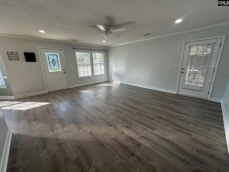 Property image 2 of 254 Montclaire Circle in Montclaire, West Columbia, SC 29170