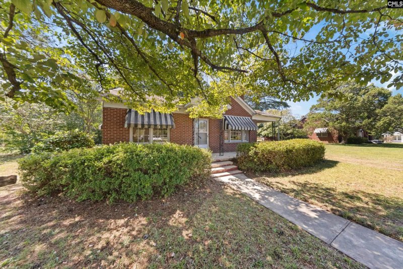 Property image 2 of 1117 Greenville Circle in Huffman Heights, Columbia, SC 29210-7928