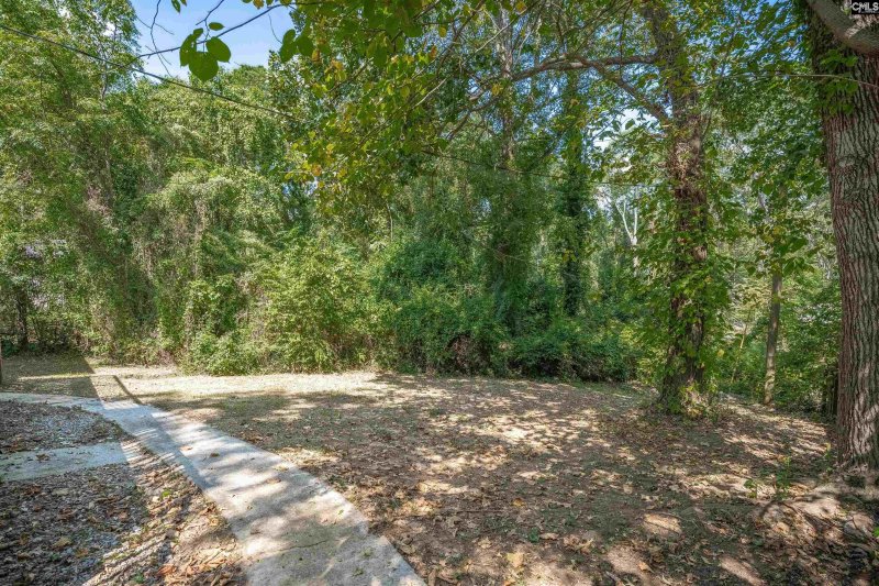 Property image 4 of 806 Lockner Road in Whitehall Extension, Columbia, SC 29212