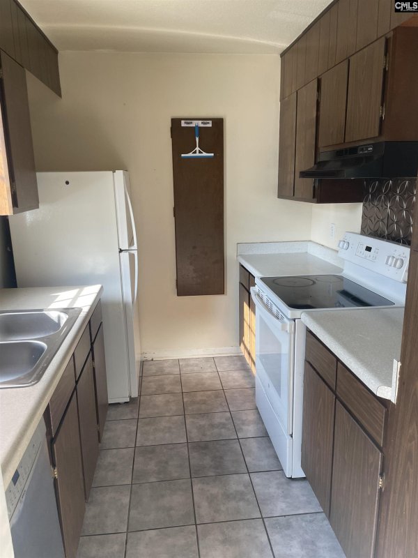 Property image 2 of 1601 Grays Inn Road in Carnaby Square, Columbia, SC 29210-0000