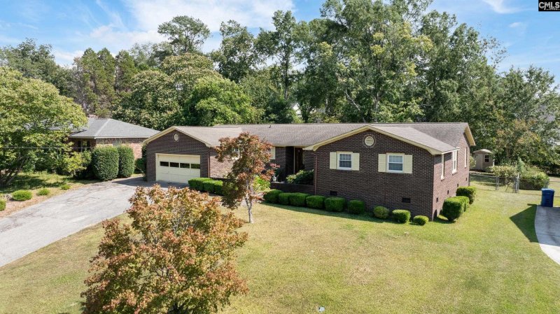 Property image 2 of 241 King Charles Road in St Marks Wood, Columbia, SC 29209