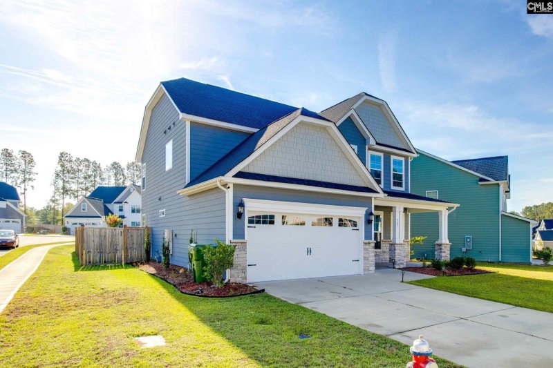 Property image 3 of 327 Autumn Pond Drive in Autumn Pond, Blythewood, SC 29016