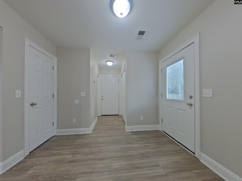 Property image 5 of 248 Loop Road in Congaree Downs, West Columbia, SC 29170