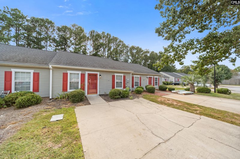 Property image 2 of 135 Thorn Tree Lane in Thorn Tree, Columbia, SC 29212